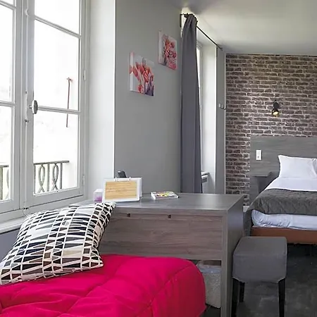 La Petite 3*