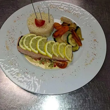호텔 La Petite 3*